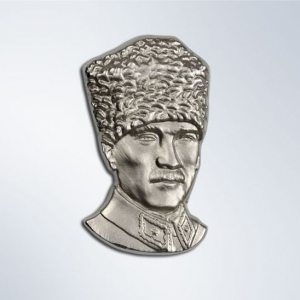 Kalpaklı Ata  Rozet-01 g&uuml;m&uuml;ş